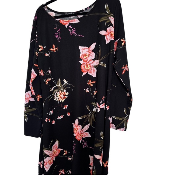 SHEIN Dresses & Skirts - SHEIN Black Long Sleeve Floral Midi Dress with Pink Blooms